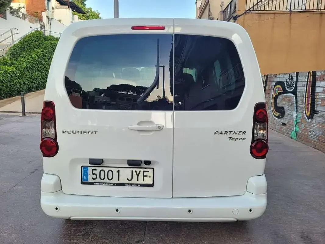 Usado Peugeot TePee 99 CV (72 kW) 2017 Blanco Van