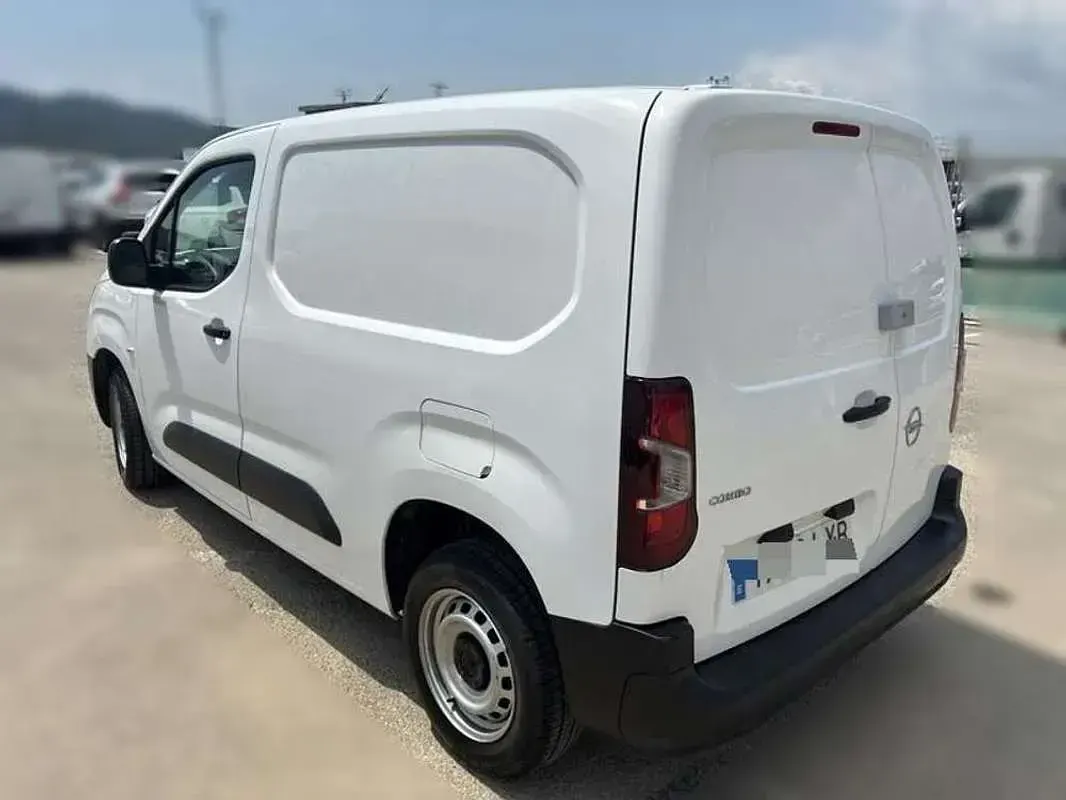 Usado Opel Combo 102 CV (75 kW) 2022 Blanco Monovolumen