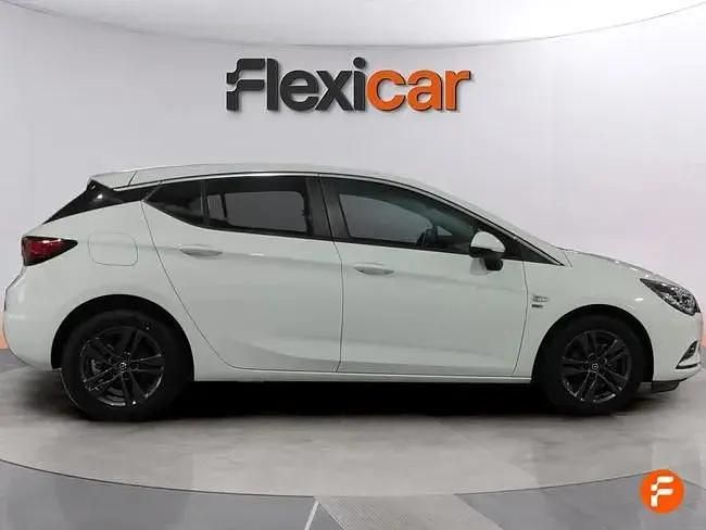 Usado Opel Astra S 110 HP (80 kW) 2019 Branco