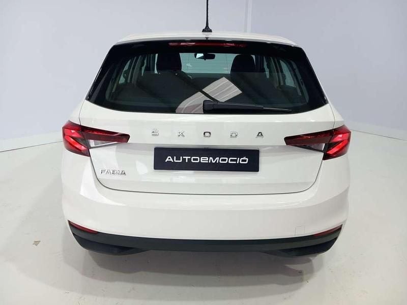 Usado Skoda Fabia Active 80 CV (58 kW) 2022 Blanco Utilitario