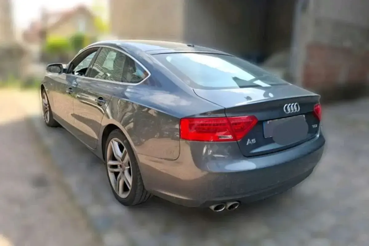 Usado Audi A5 Sportback Exclusive 177 CV (130 kW) 2012 Gris Utilitario