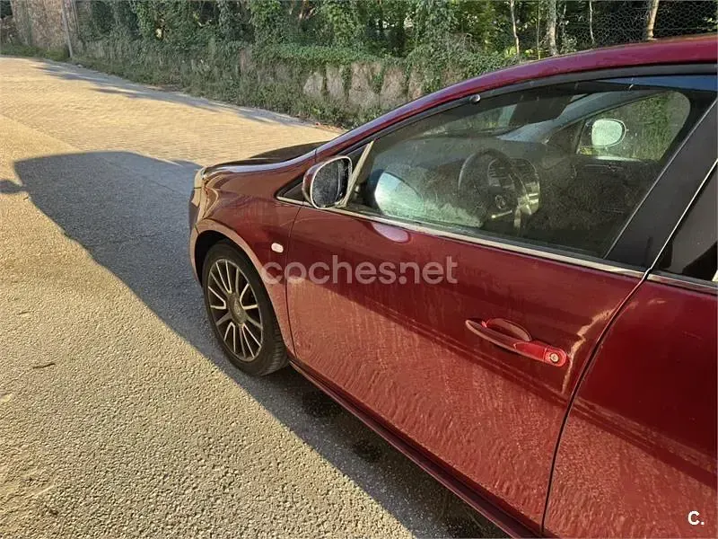 Usado Fiat Bravo Dynamic 120 CV (88 kW) 2007 Granate Utilitario