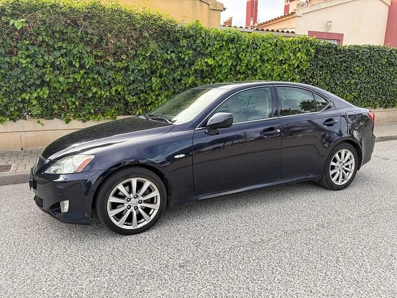 Usado Lexus IS250 President Line 208 CV (152 kW) 2007 Azul Berlina