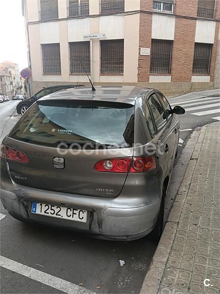 Beige Usado 2003 Seat Ibiza Sport Berlina | 2000 € (Buen precio) - Imagen 1/4
