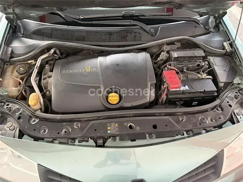 Usado Renault Mégane Expression 130 CV (95 kW) 2007 Verde Berlina