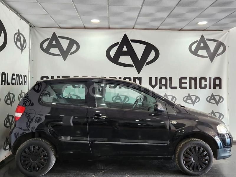 Usado VW Fox 70 CV (51 kW) 2006 Negro Utilitario