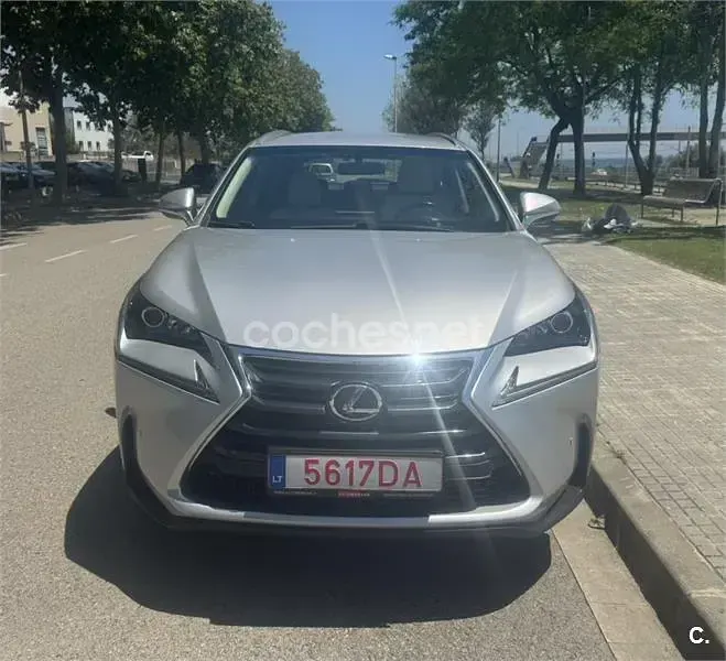 Usado Lexus NX300h 197 CV (144 kW) 2016 Gris / plata SUV