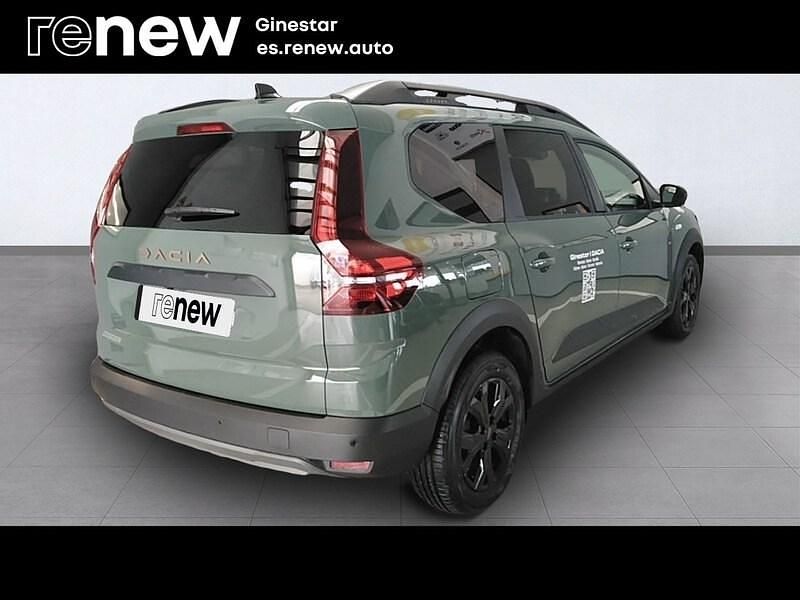 Usado Dacia Jogger Extreme 100 CV (73 kW) 2025 Verde Monovolumen