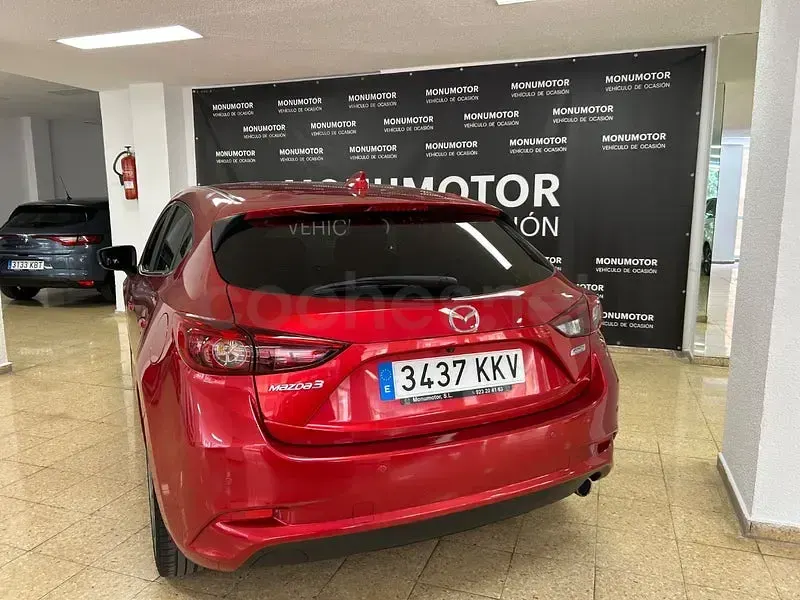 Usado Mazda 3 105 CV (77 kW) 2018 Rojo Berlina