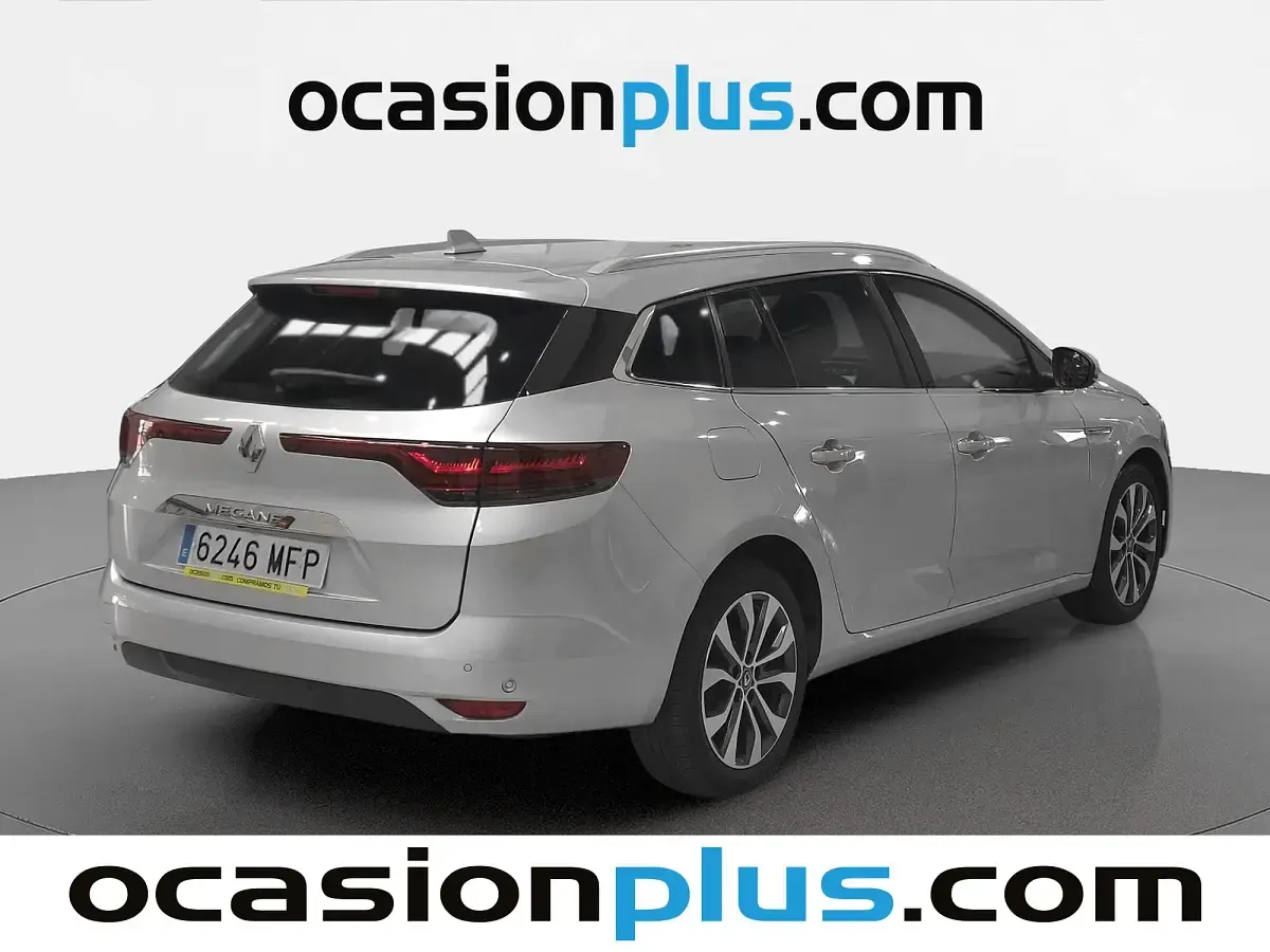 Usado Renault Mégane II Techno 140 CV (102 kW) 2023 Gris plata Berlina