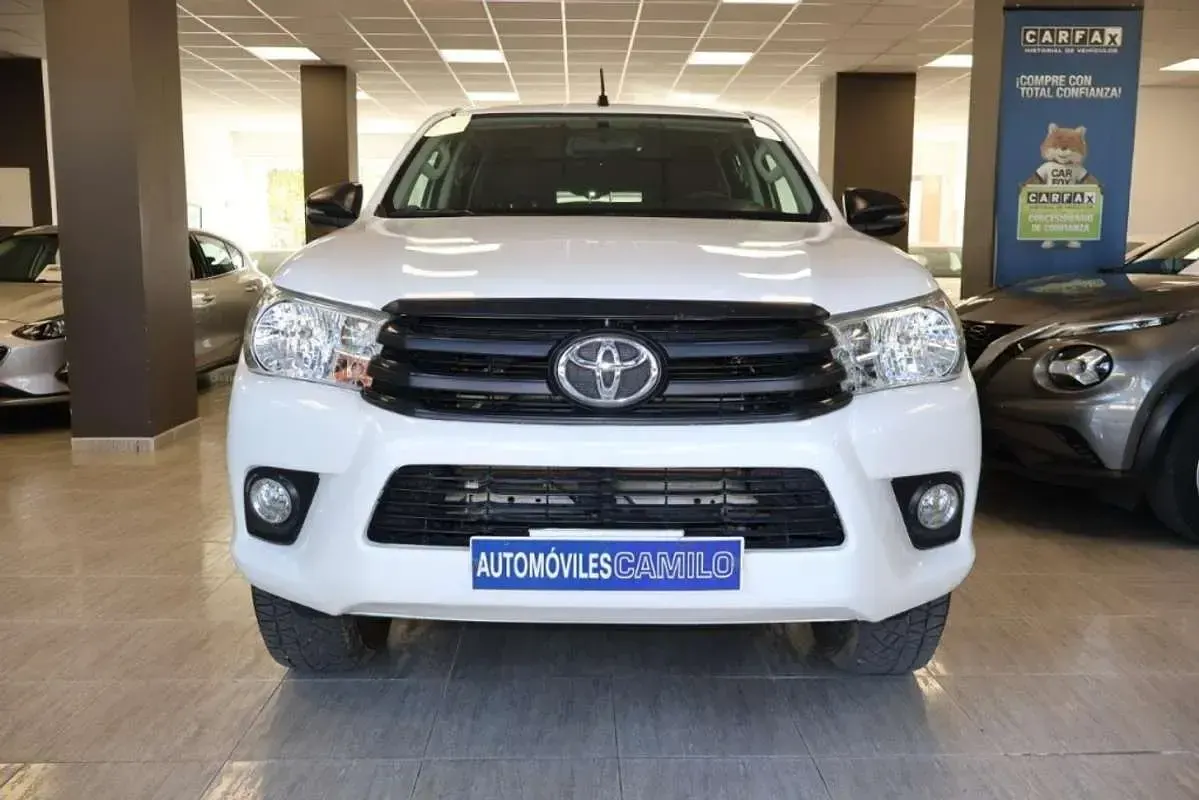 Usado Toyota HiLux Plus 150 CV (110 kW) 2020 Blanco Pickup/Camioneta