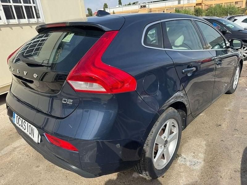 Usado Volvo V40 Kinetic 115 CV (84 kW) 2014 Negro Berlina