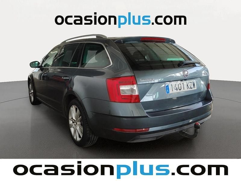 Usado Skoda Octavia 150 CV (110 kW) 2019 Gris Familiar