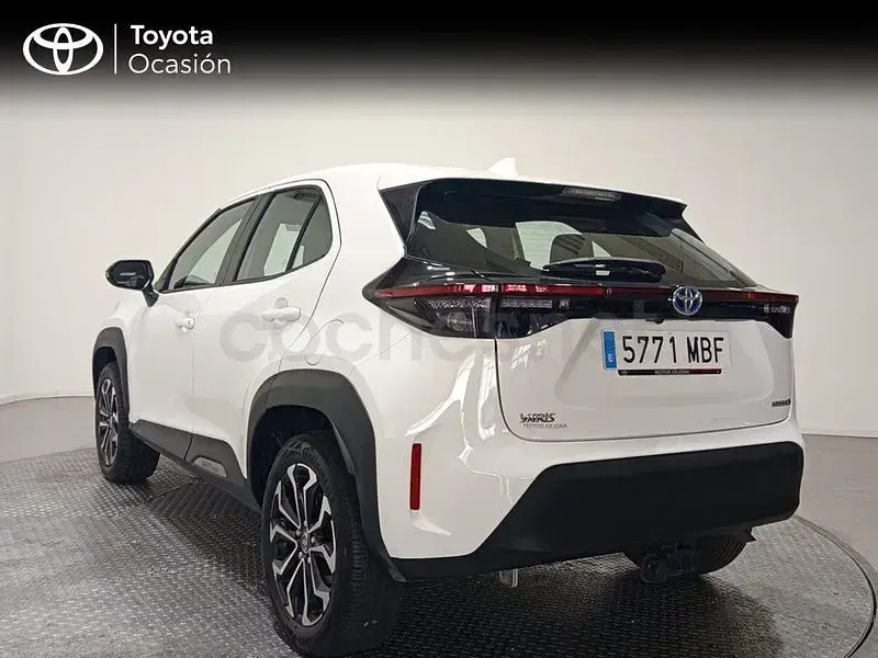 Usado Toyota Yaris Cross Active 116 CV (85 kW) 2022 Blanco SUV