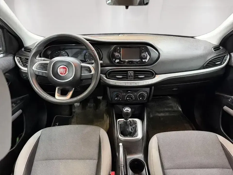 Usado Fiat Tipo Easy 95 CV (69 kW) 2018 Gris Berlina