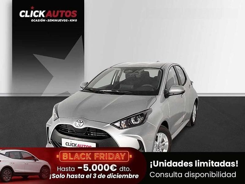 Gris Usado 2024 Toyota Yaris Hybrid Active Utilitario | 16.700 € (Super precio) - Imagen 1/4