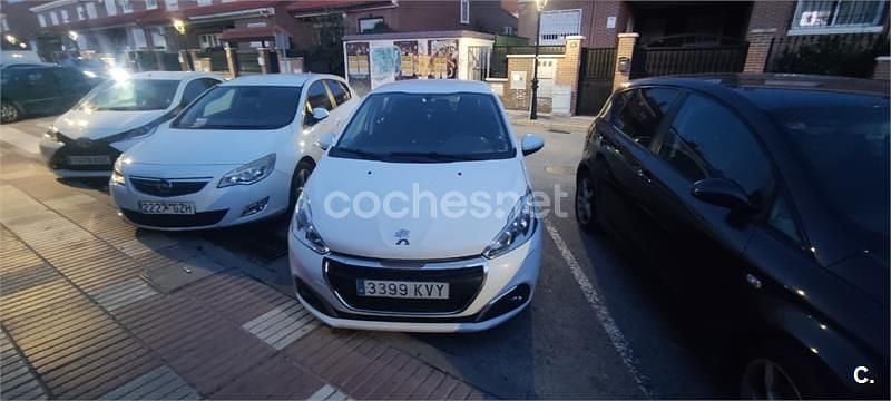 Usado Peugeot 208 99 CV (72 kW) 2019 Blanco Utilitario