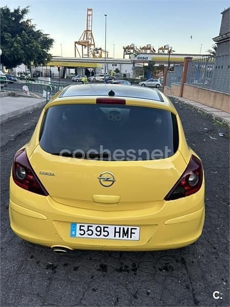 Usado Opel Corsa Color Edition 100 CV (73 kW) 2012 Amarillo Utilitario