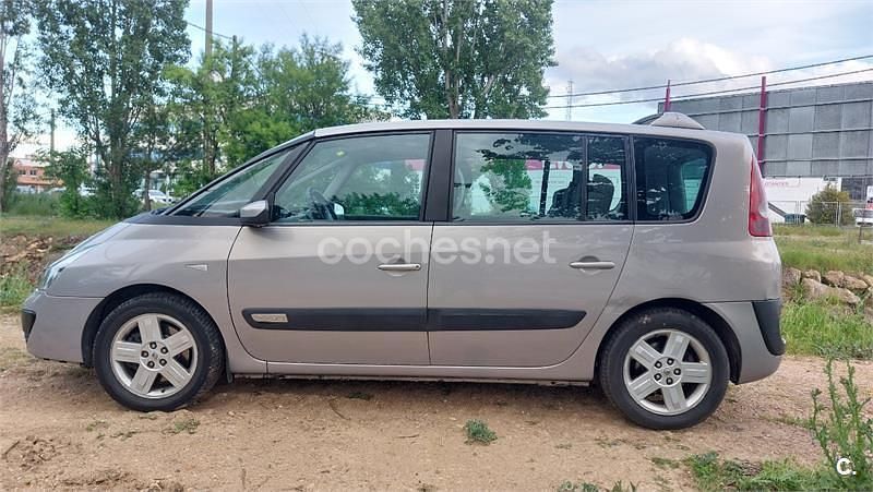 Usado Renault Espace Privilege 150 CV (110 kW) 2004 Gris / plata Monovolumen