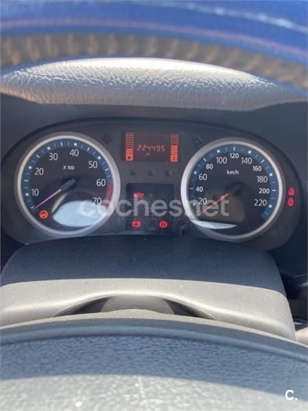 Gris / plata Usado 2005 Renault Clio II Authentique Berlina | 2000 € (Precio justo) - Imagen 1/4