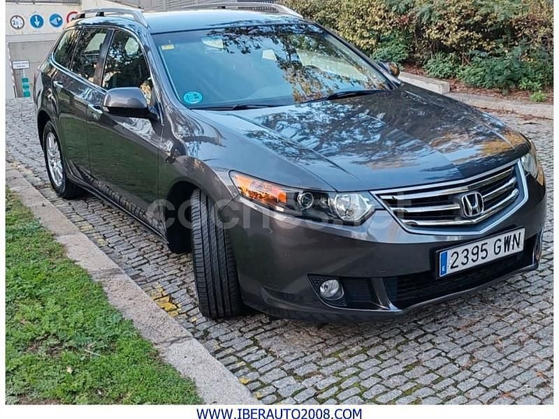 Usado Honda Accord Elegance 156 CV (114 kW) 2010 Gris / plata Familiar