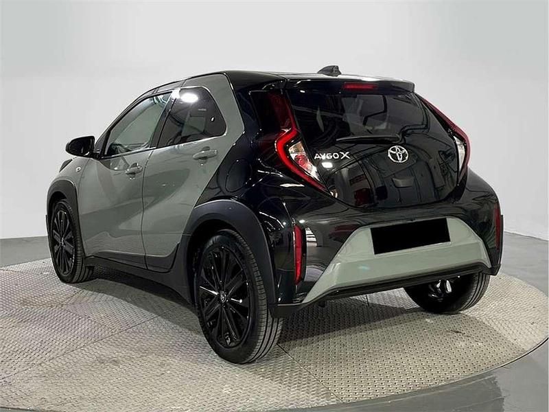 Usado Toyota Aygo X 72 CV (52 kW) 2025 Bitono urban khahi SUV
