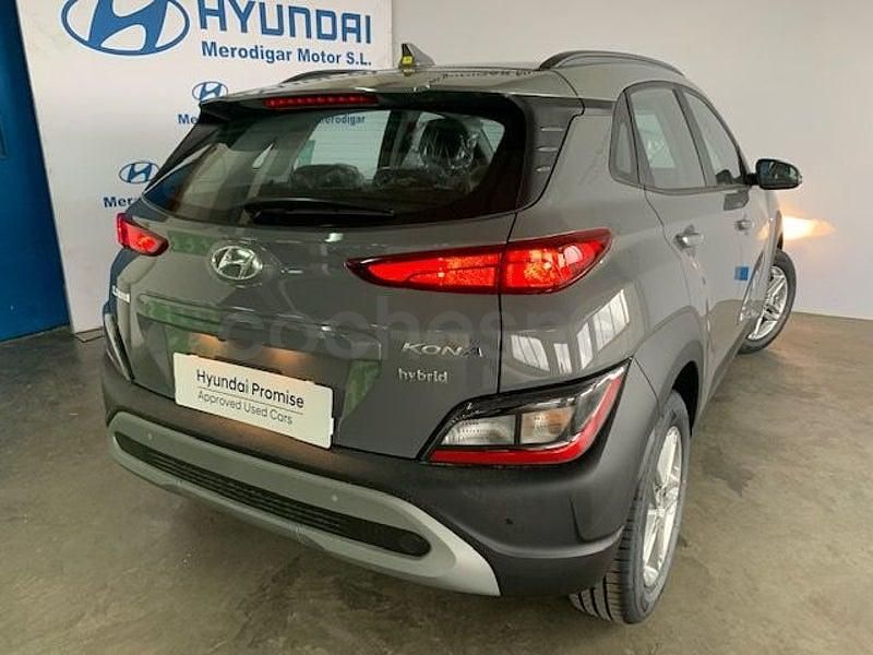 Usado Hyundai Kona 120 CV (88 kW) 2022 Gris / plata SUV
