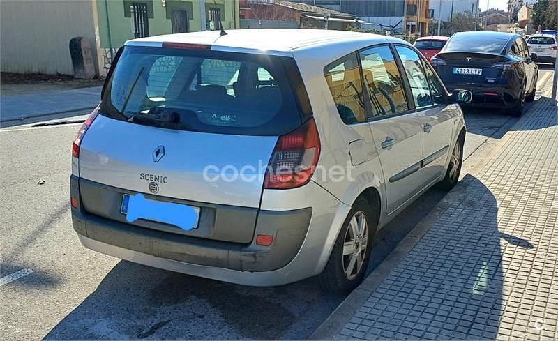 Usado Renault Scénic II Dynamique 120 CV (88 kW) 2005 Gris / plata Monovolumen