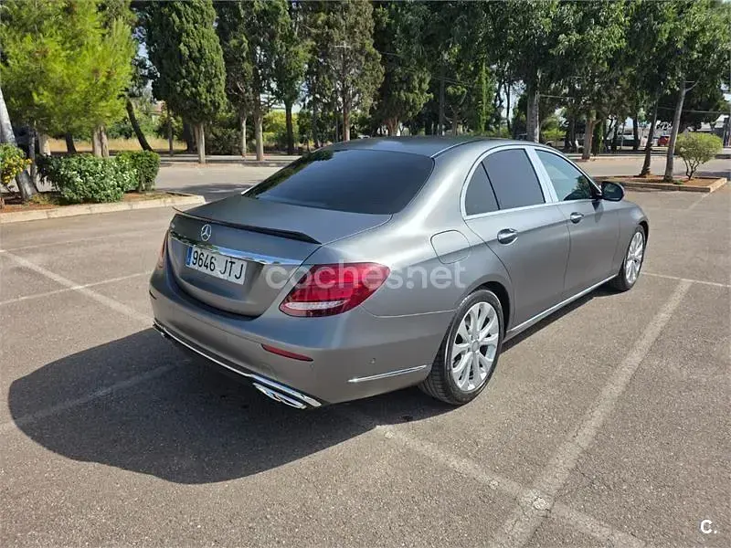 Usado Mercedes E350 258 CV (189 kW) 2017 Gris / plata Berlina