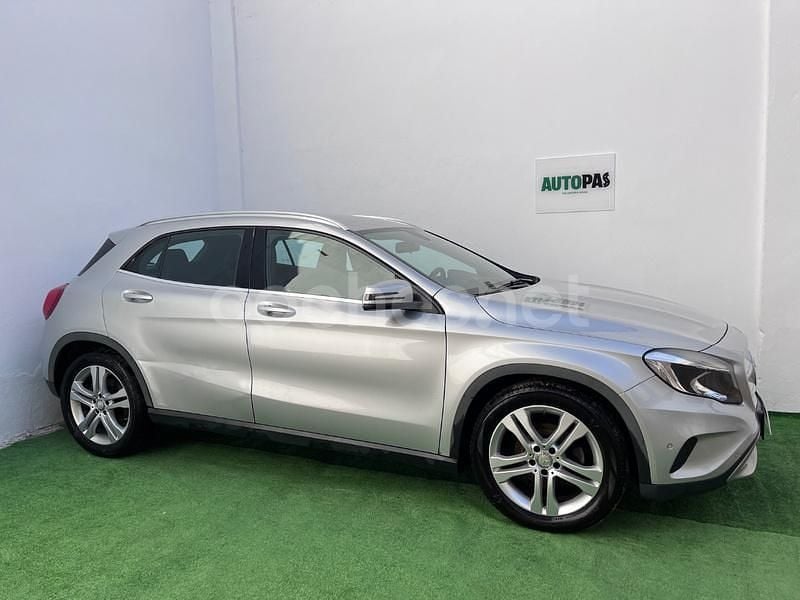 Usado Mercedes GLA200 Urban 136 CV (100 kW) 2014 Gris / plata SUV