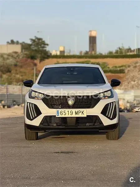Usado Peugeot 2008 Active 100 CV (73 kW) 2024 Blanco SUV