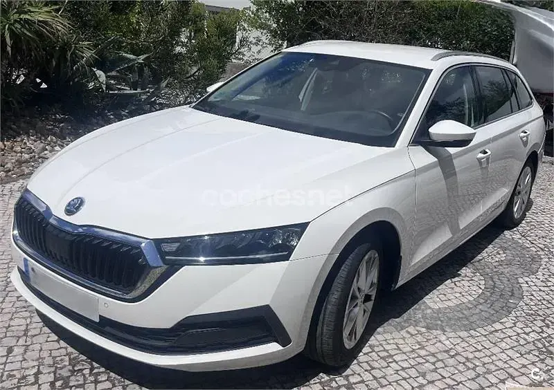 Usado Skoda Octavia Ambition 150 CV (110 kW) 2020 Blanco Berlina
