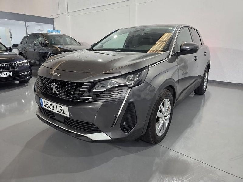 Usado Peugeot 3008 Active 131 CV (96 kW) 2021 Gris / plata SUV