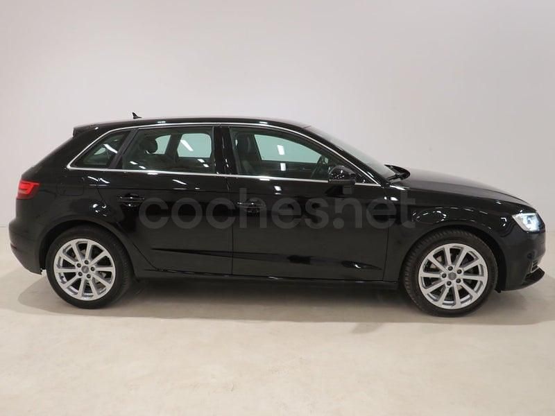 Usado Audi A3 Advanced 125 CV (91 kW) 2016 Negro Berlina