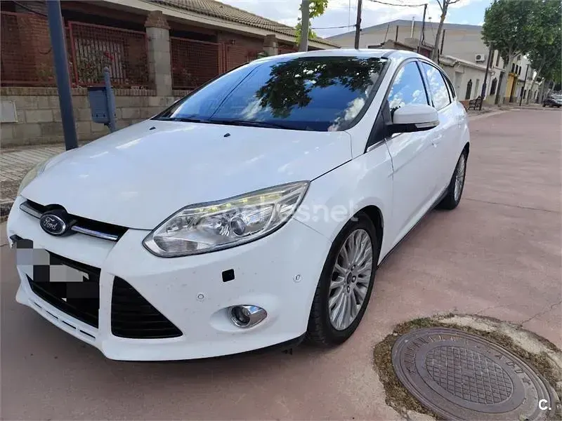 Usado Ford Focus Titanium 125 CV (91 kW) 2014 Blanco Berlina