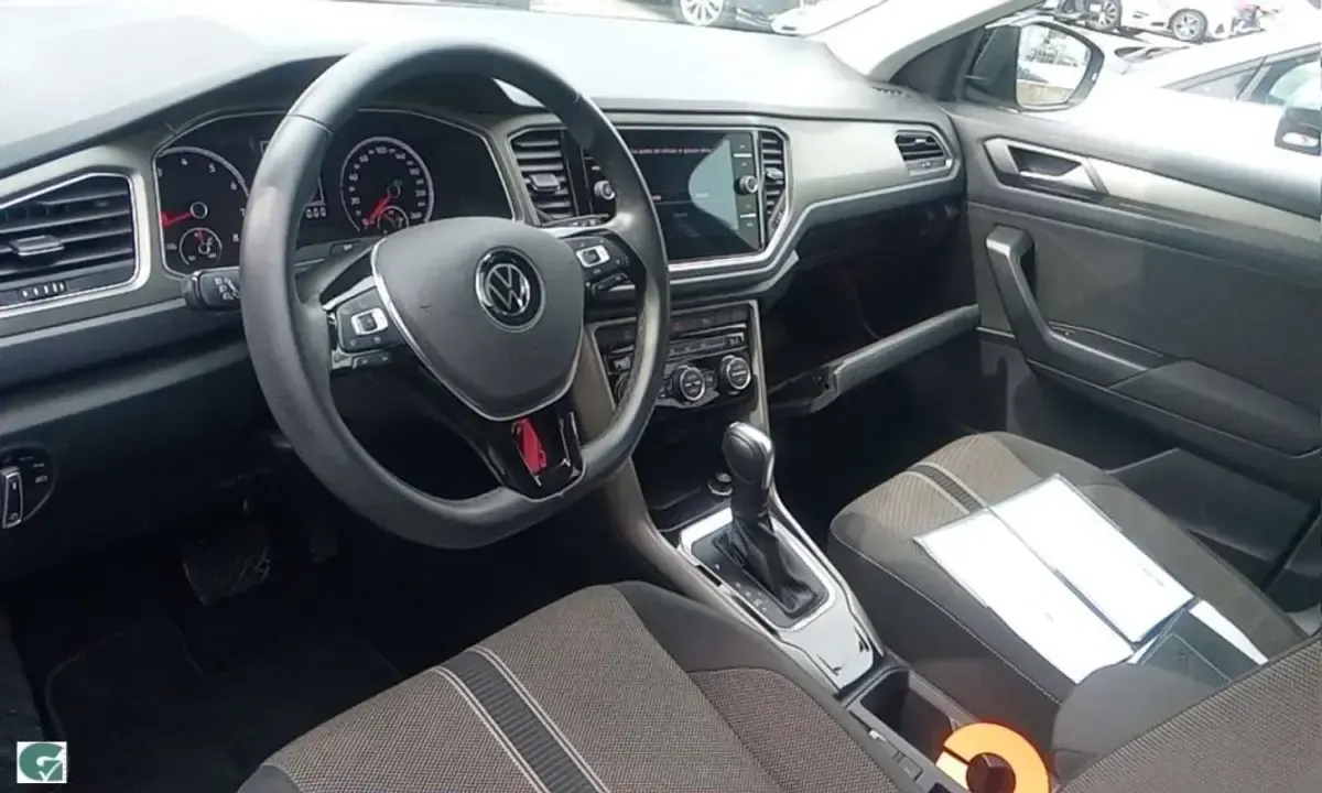Usado VW T-Roc Advance 150 CV (110 kW) 2022 Gris SUV