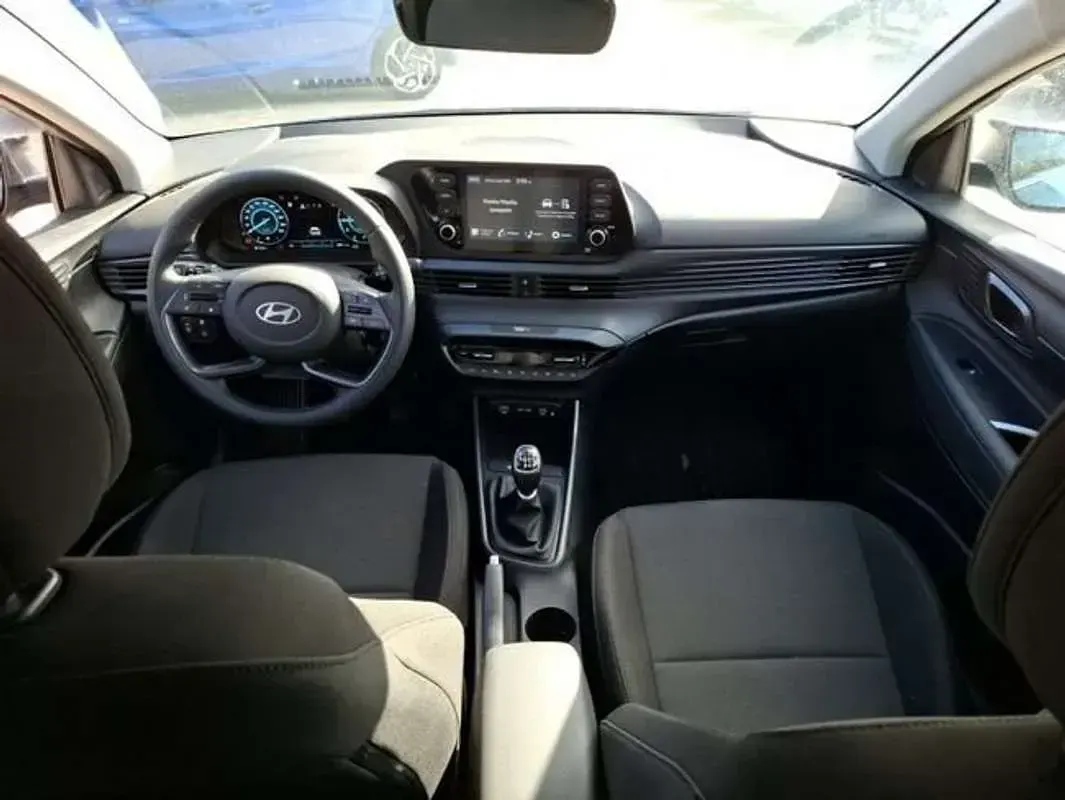 Usado Hyundai i20 79 CV (58 kW) 2024 Verde Utilitario