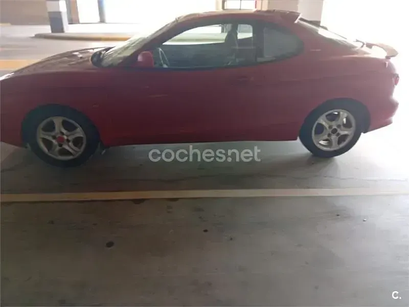 Usado Hyundai Coupé 137 CV (100 kW) 1997 Rojo Coupe