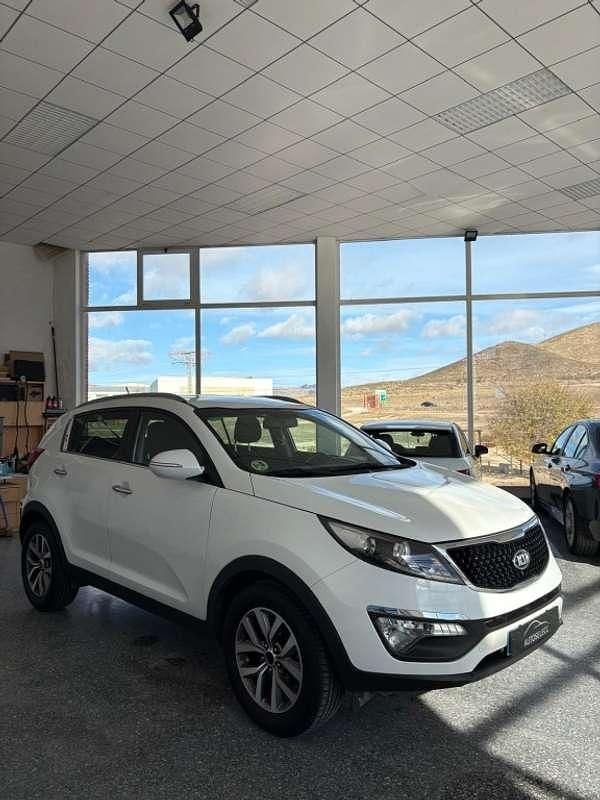 Blanco Usado 2014 Kia Sportage Plus SUV | 9500 € (Precio justo) - Imagen 1/4