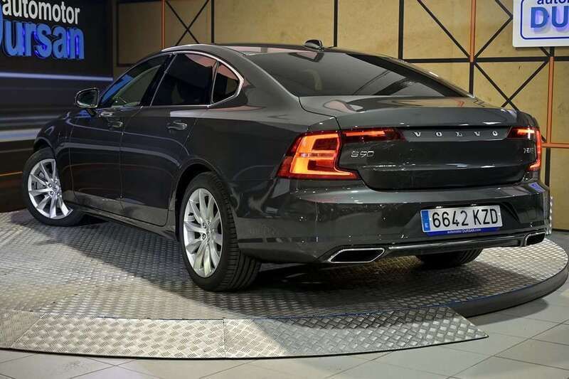 Usado Volvo S90 Momentum 407 CV (299 kW) 2019 Berlina
