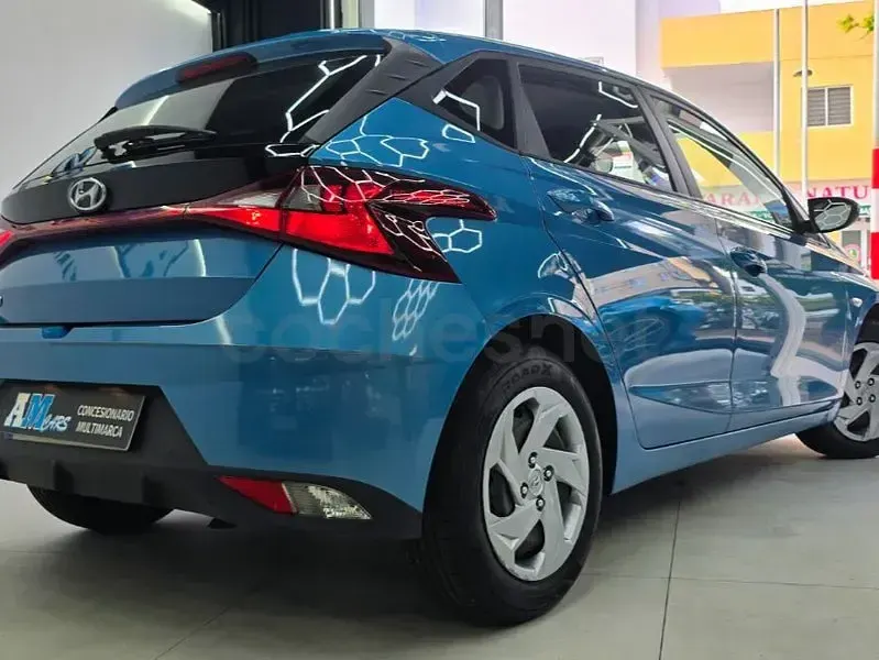 Usado Hyundai i20 84 CV (61 kW) 2022 Azul Utilitario
