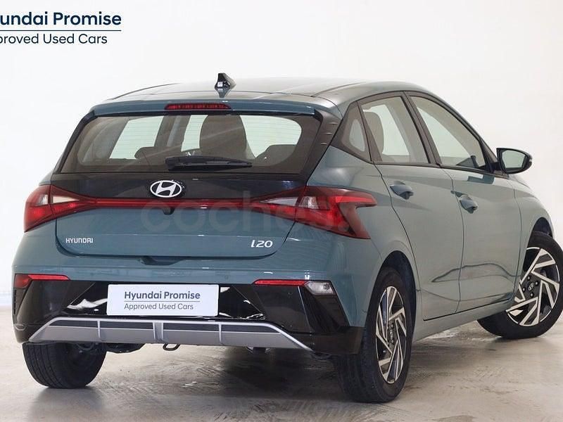 Usado Hyundai i20 100 CV (73 kW) 2025 Verde Utilitario