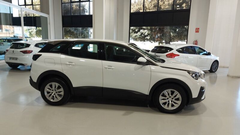 Usado Peugeot 3008 Active 130 CV (95 kW) 2019 Blanco SUV