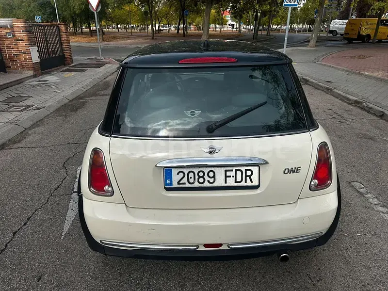 Usado Mini ONE 90 CV (66 kW) 2006 Beige Utilitario