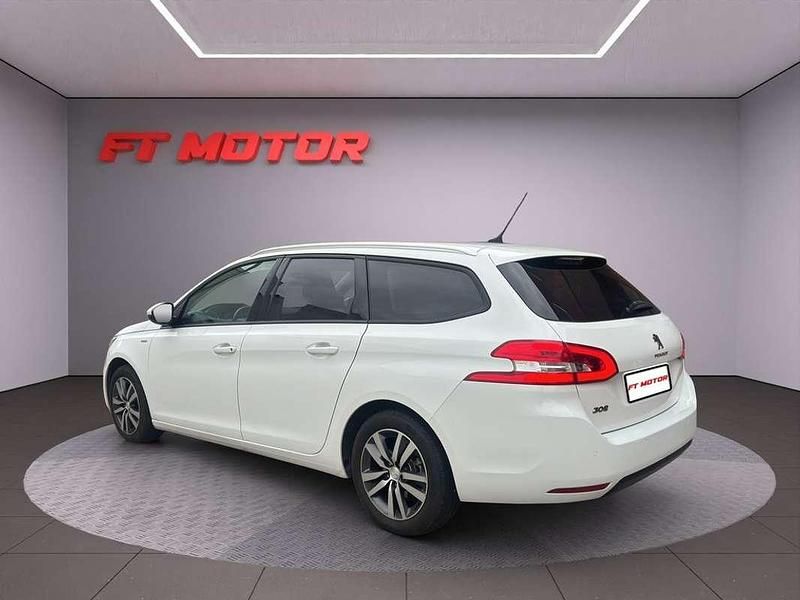 Usado Peugeot 308 SW Style 129 CV (94 kW) 2021 Blanco Familiar