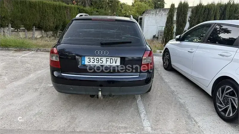 Usado Audi A4 S-Line 115 CV (84 kW) 2002 Azul Familiar