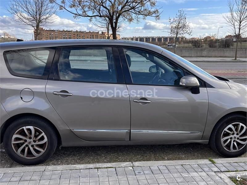 Usado Renault Grand Scénic III Dynamique 110 CV (80 kW) 2012 Marrón Monovolumen