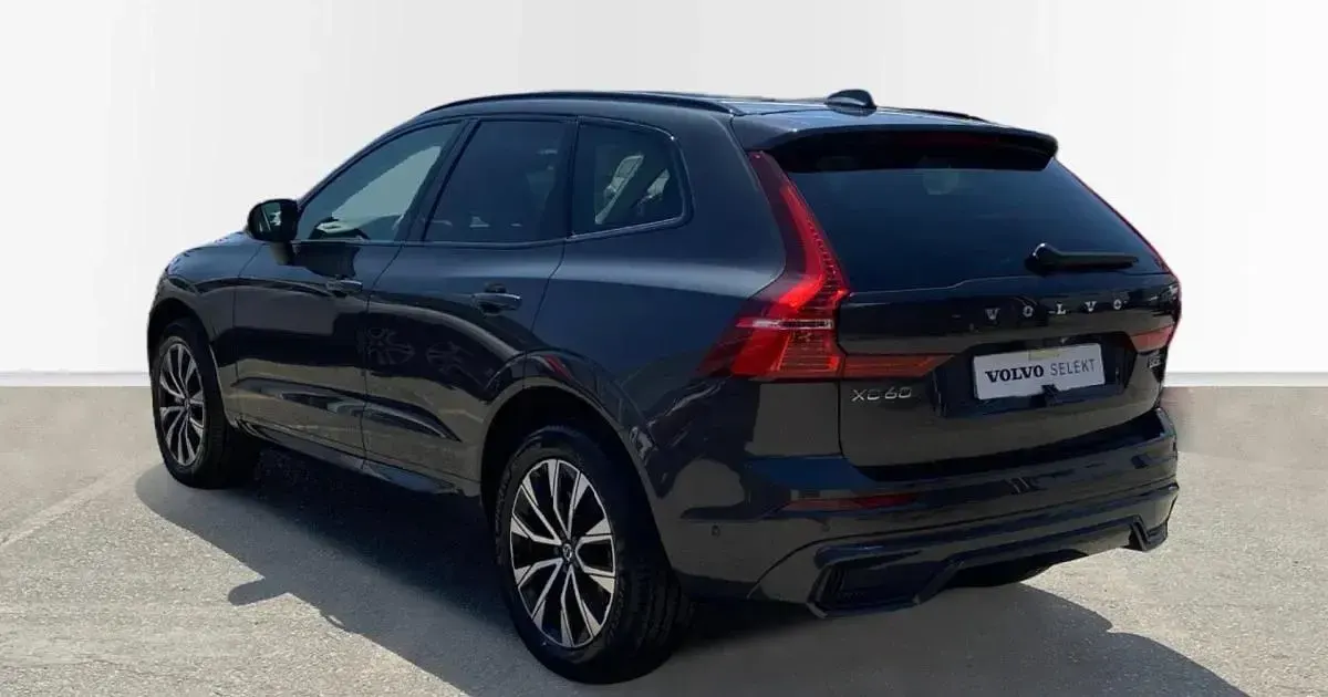 Nuevo Volvo XC60 Plus 250 CV (183 kW) 2026 Gris SUV
