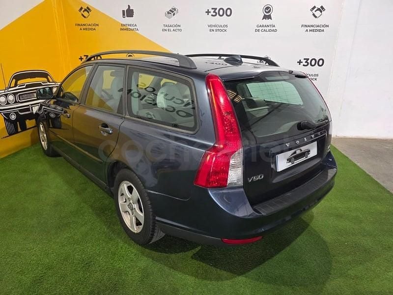 Usado Volvo V50 Kinetic 109 CV (80 kW) 2010 Gris / plata Familiar