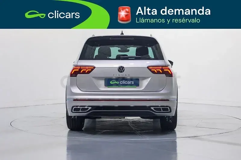 Usado VW Tiguan Allspace R-line 150 CV (110 kW) 2022 Gris / plata SUV